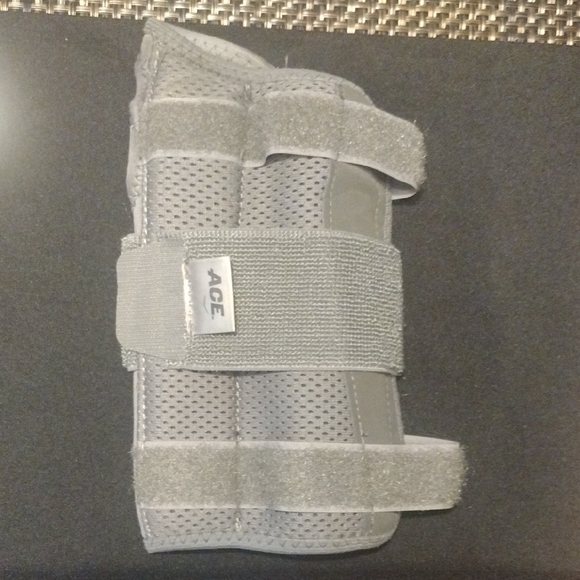 Ace Other - Gray Wrist Support